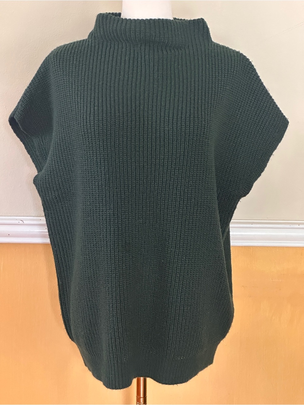 Kenneth Cole Forest Green Ribbed Mock Turtleneck Short Sleeve Sweater